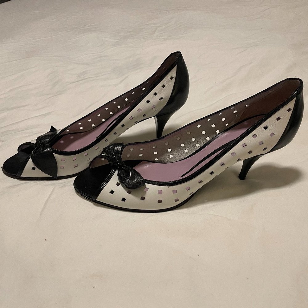 Black and White Almost New Elman Heels Size 40